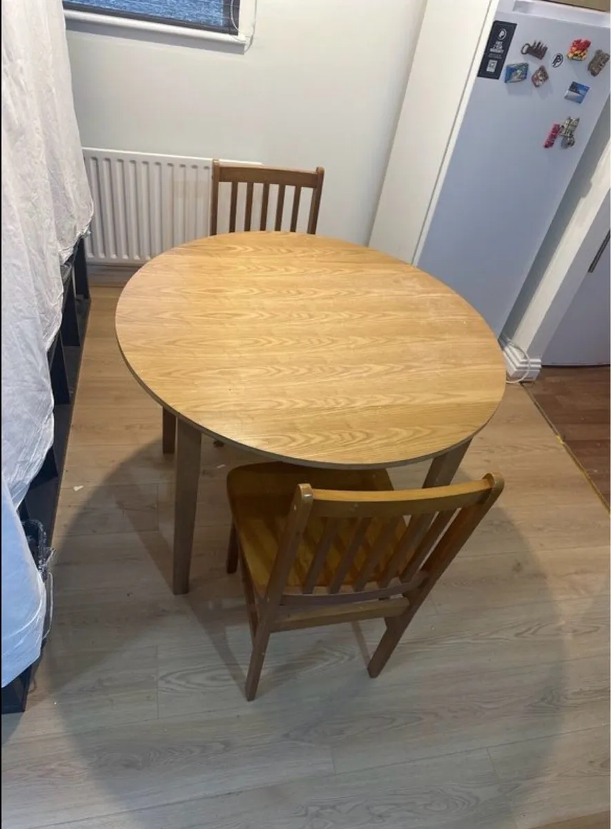 Kitchen table - Image 1