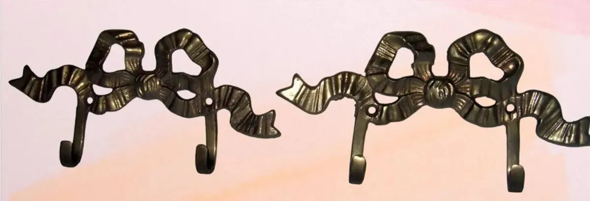 Pair of Large Vintage Brass Bow Wall Hooks - Image 2