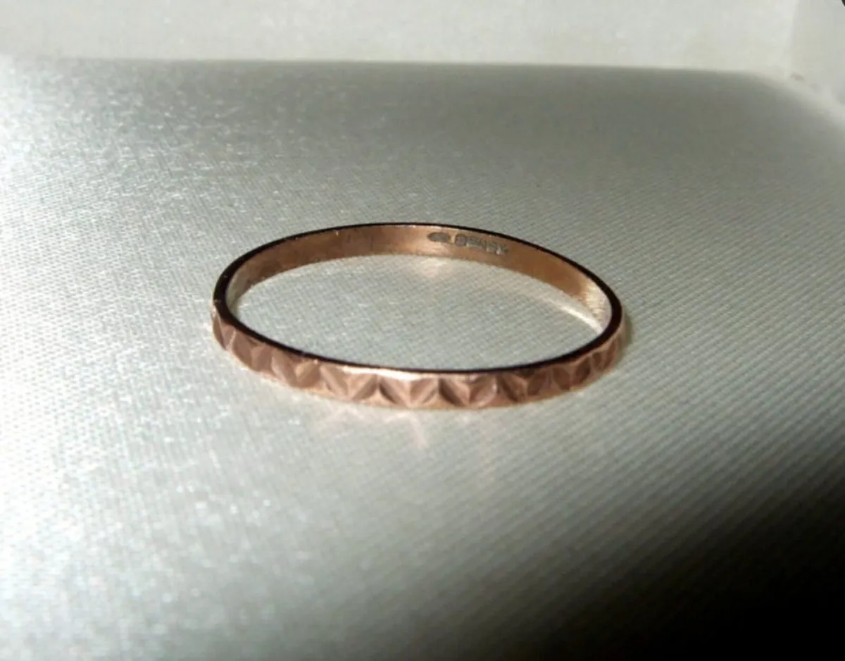 Vintage Hallmarked 9k Rose Gold Geometric Ring - Image 4