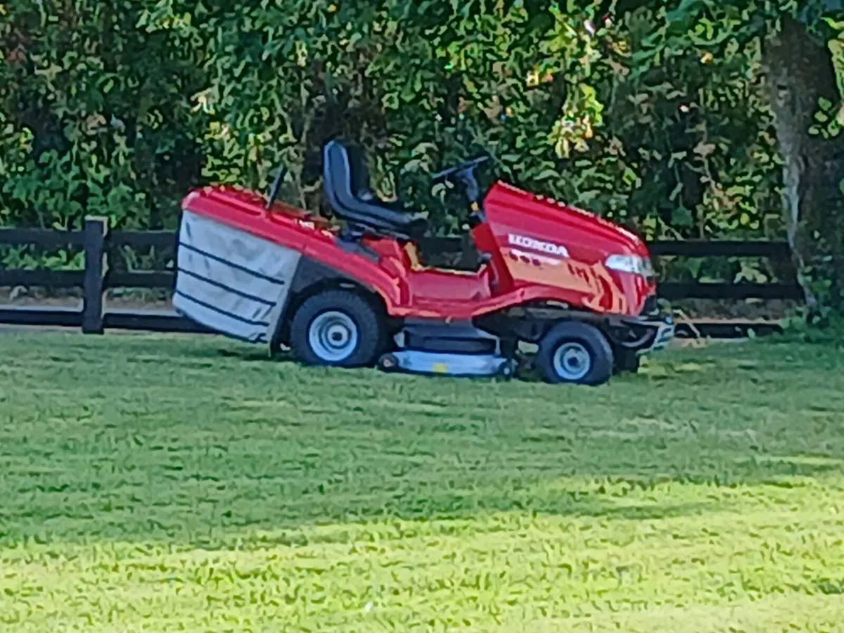HONDA HF2417 Tractor Lawn Mower - Image 2