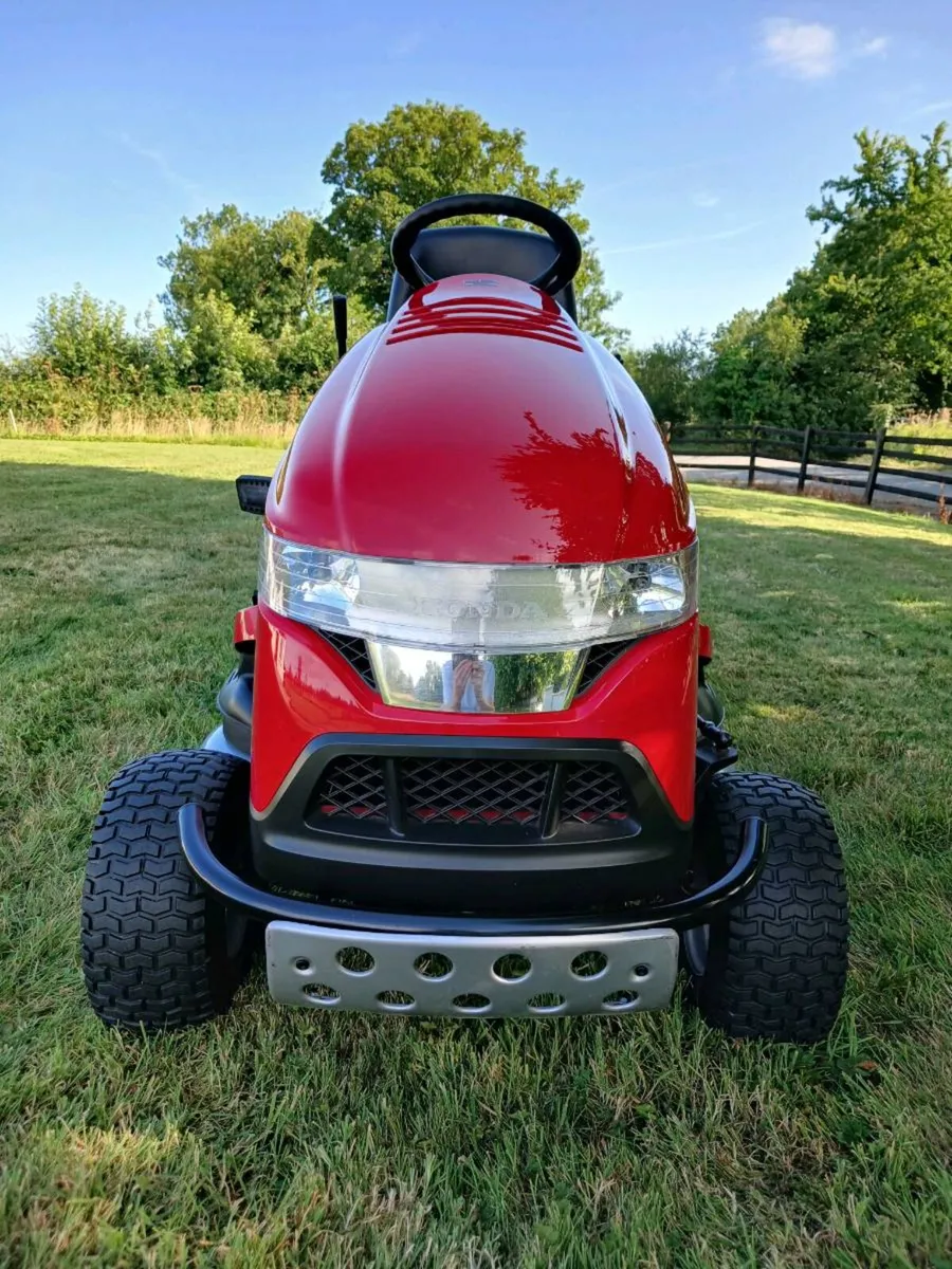 HONDA HF2417 Tractor Lawn Mower - Image 3