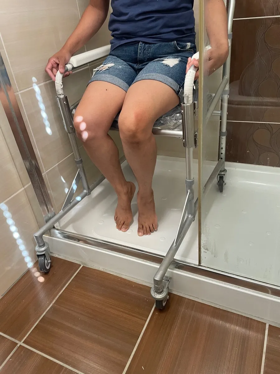 Adapted shower chair - Image 1