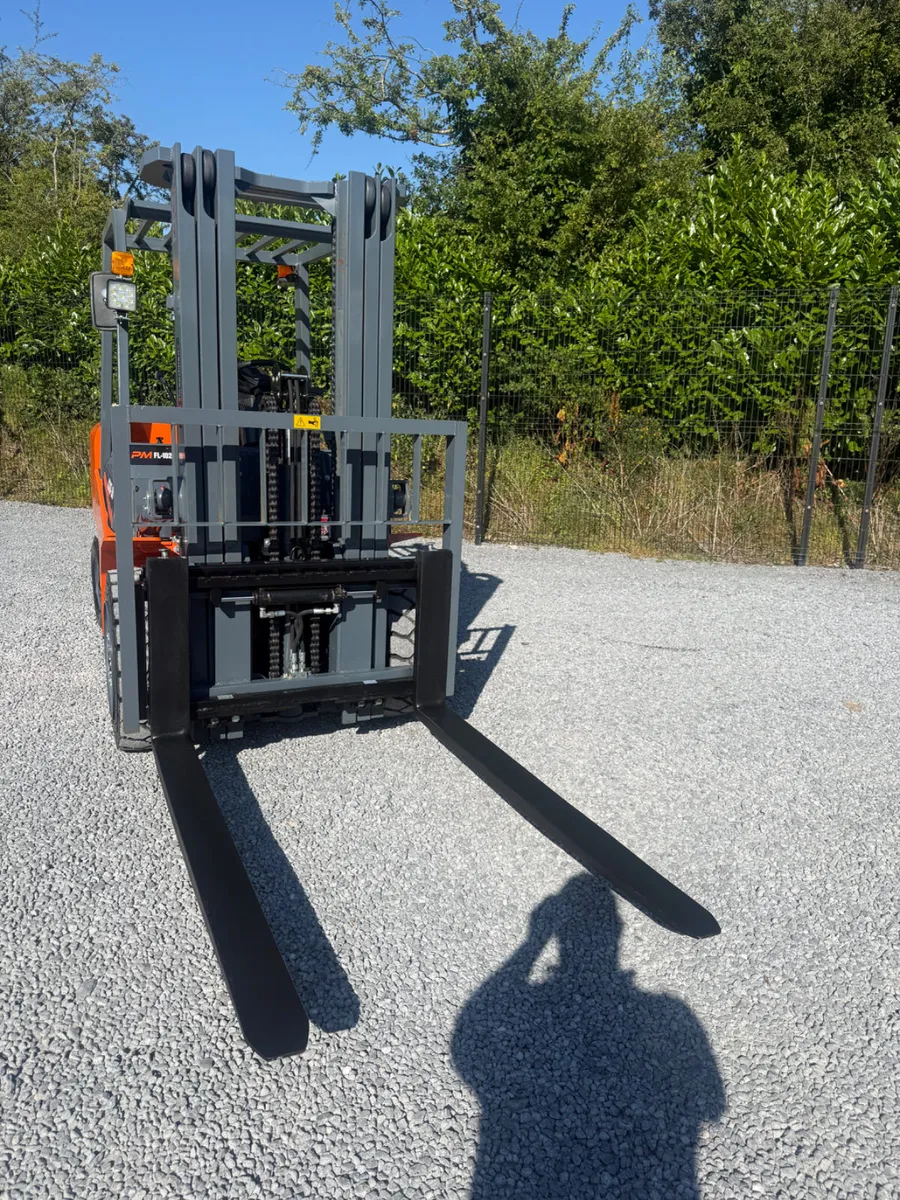 BRAND NEW CD35-3S 3.5 TON DIESEL FORK - Image 4