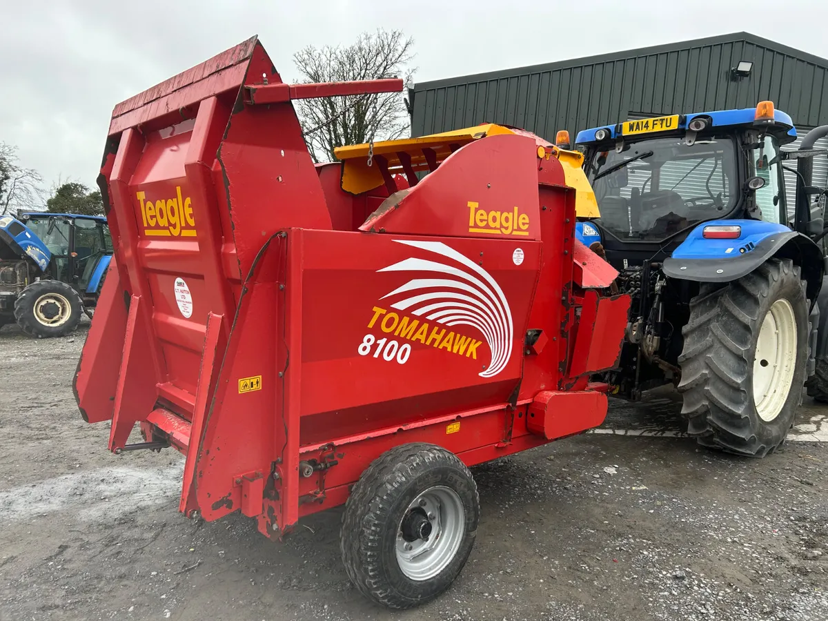 2018 Teagle 8100 Tomahawk Straw Bedder - Image 1