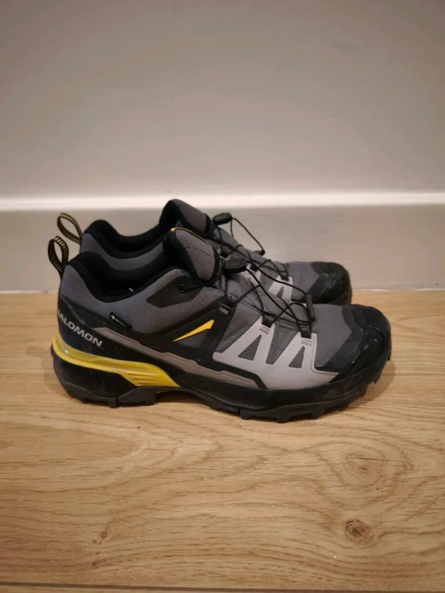 Salomon hiking shoes - Image 2