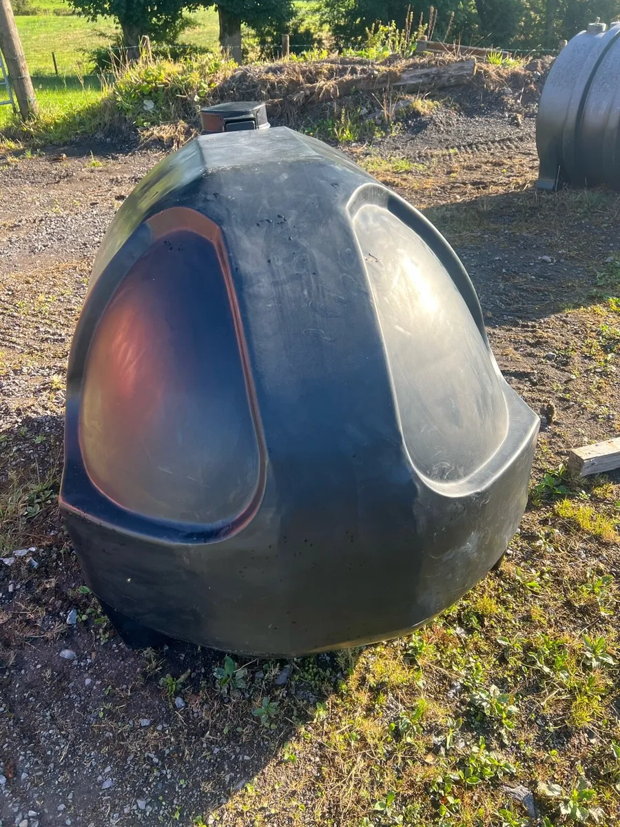 Oil tank - clean, no leaks - Image 2