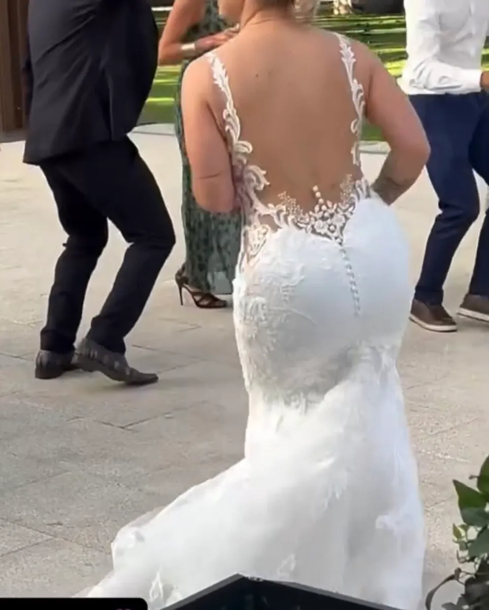 Wedding Dress Elysee by Enzoani Avignon - Image 3