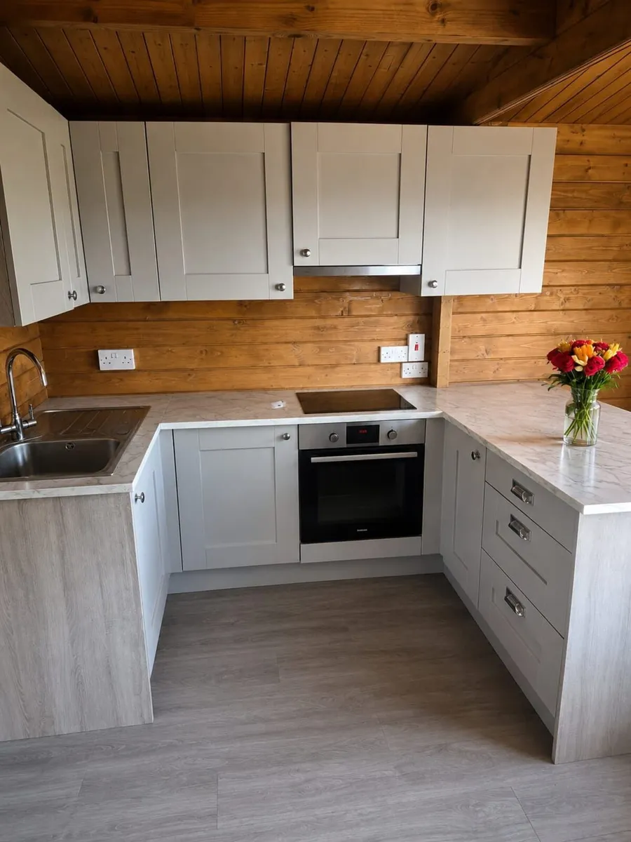 Log cabin (2 bed) - Image 1
