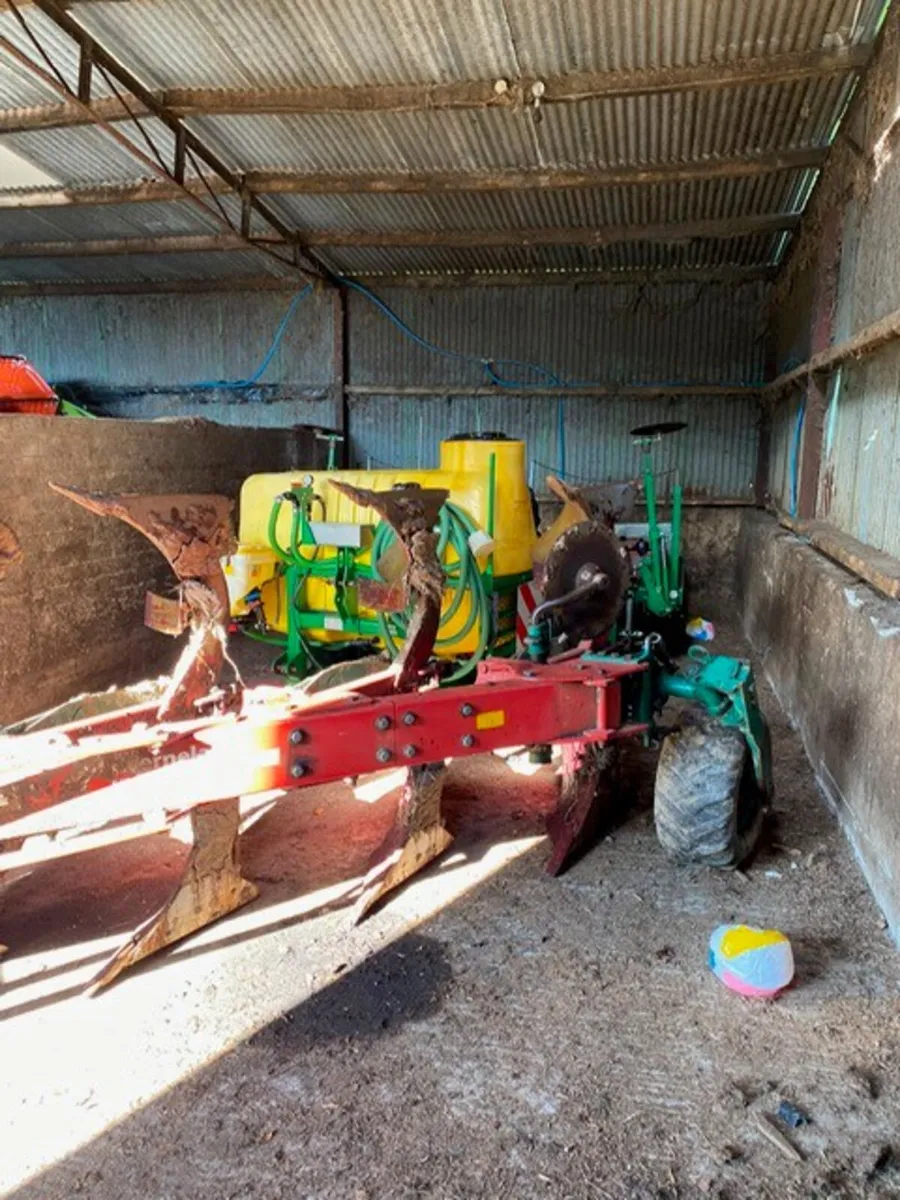 KVERNELAND ED85-300-28 6F PLOUGH - Image 3