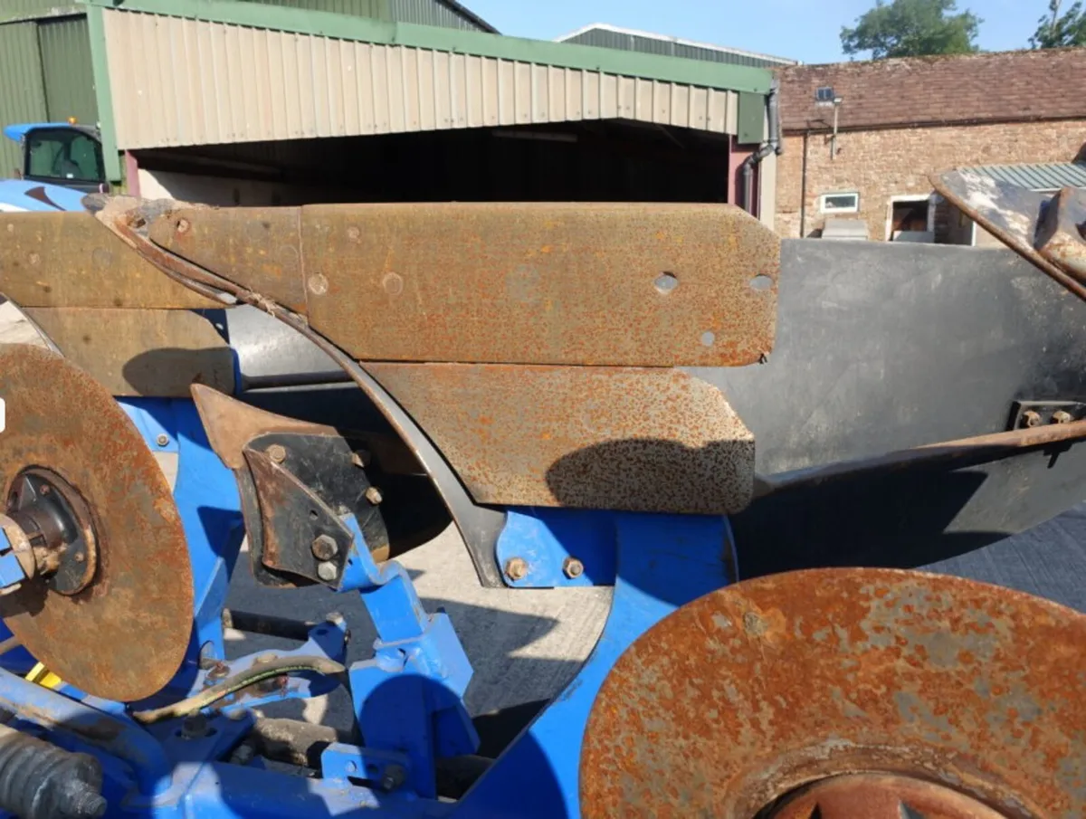 NH OVERUM 5F REV HYD VARI WIDTH - Image 4