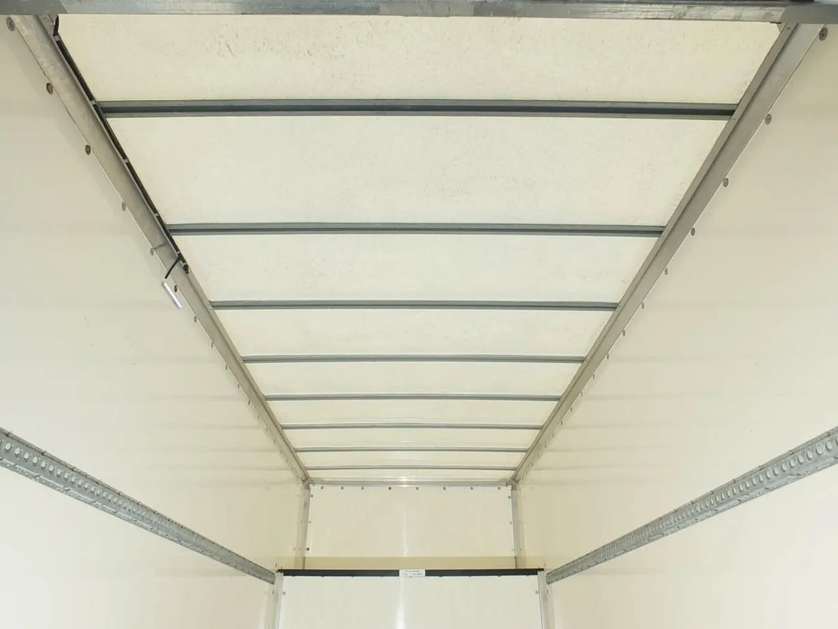 VB - 2025 Iveco Daily Luton Box Van - Image 2