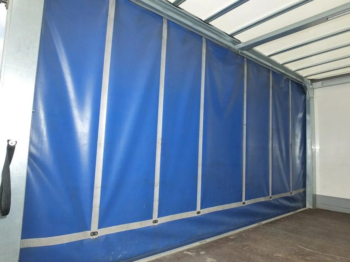 VB - 2025 Iveco Daily CurtainSider Van - Image 3