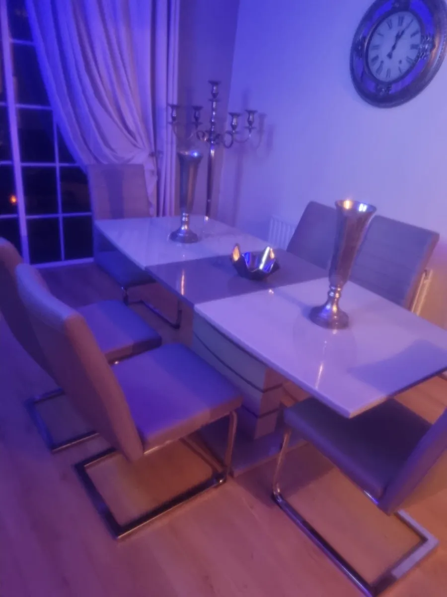 Kitchen chairs - Image 2