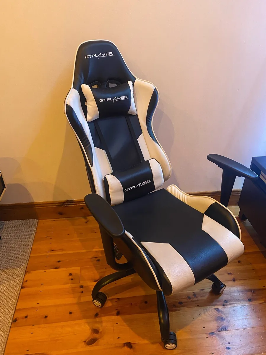 Gaming chair