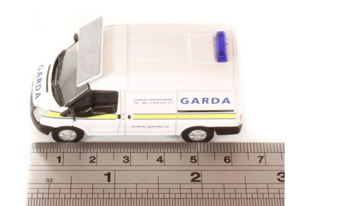 1;76 Die cast Garda van, Free Post - Image 4