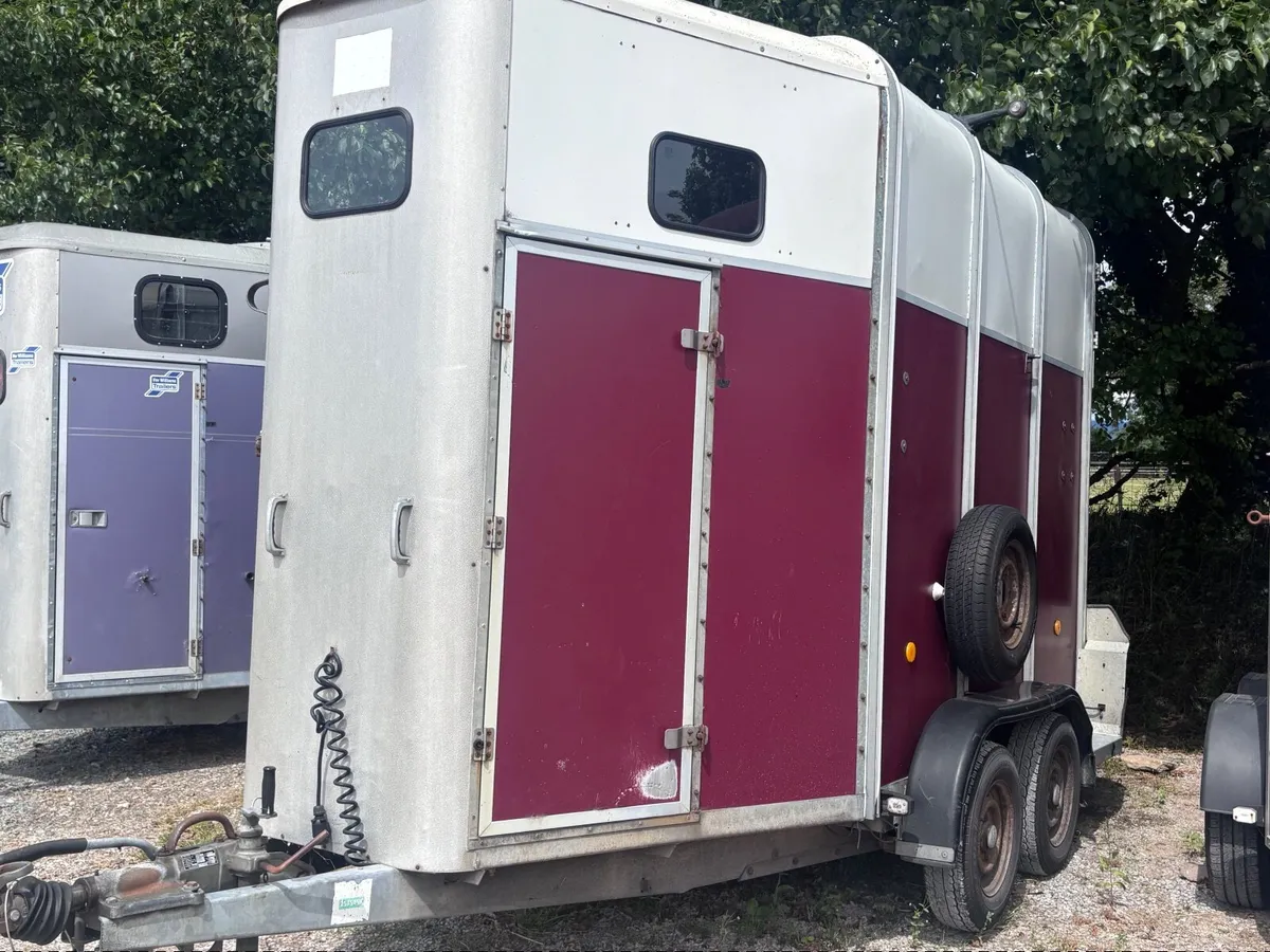 Ifor Williams double horsebox - Image 1