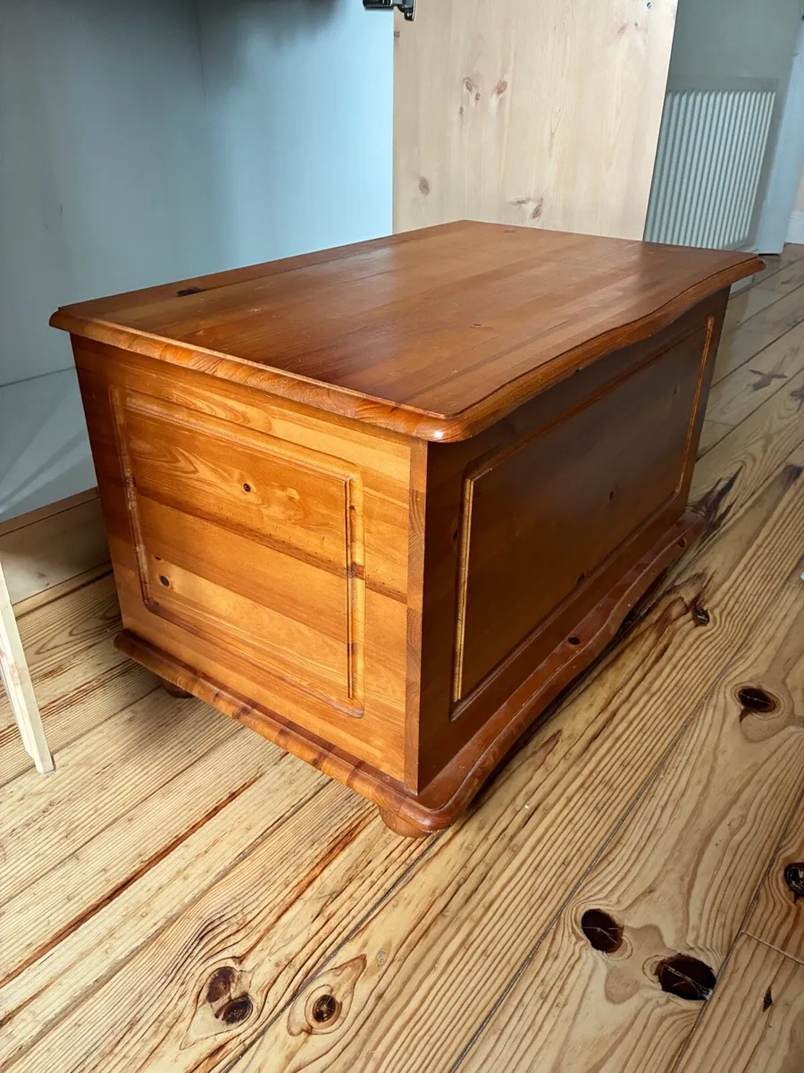 Solid wood Linen Box - Image 1