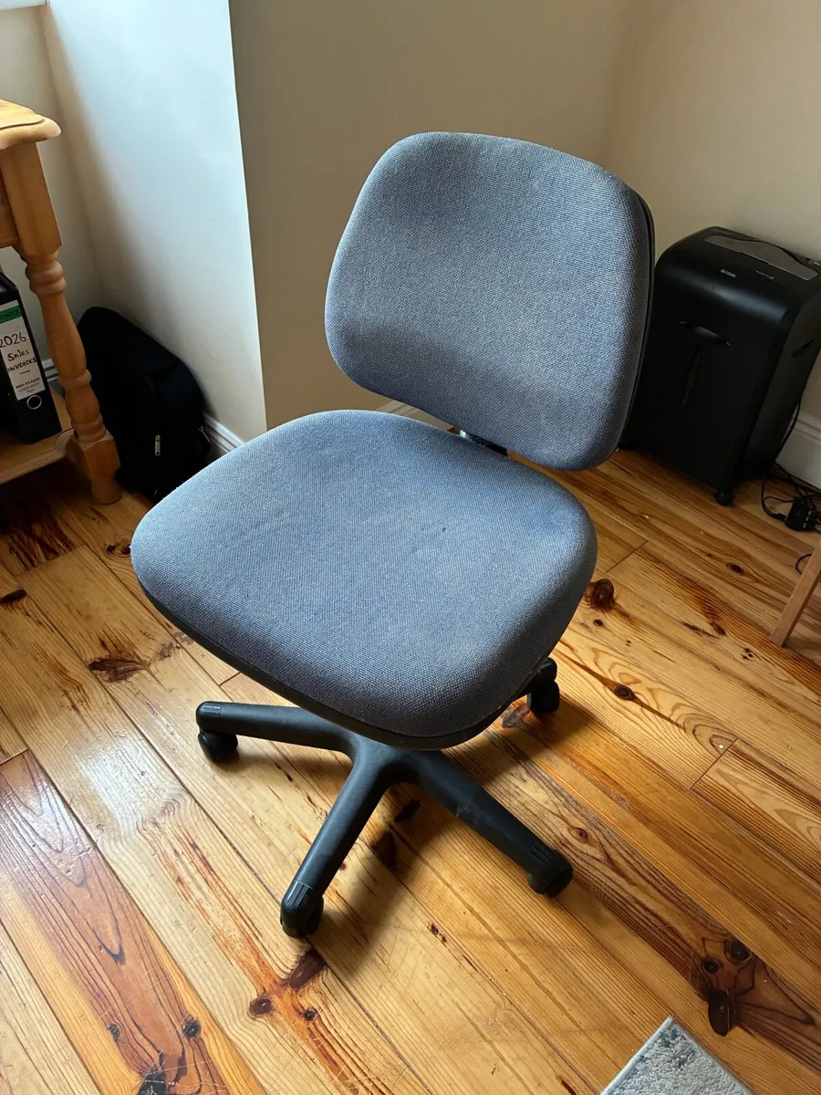 Office Chair - Image 4