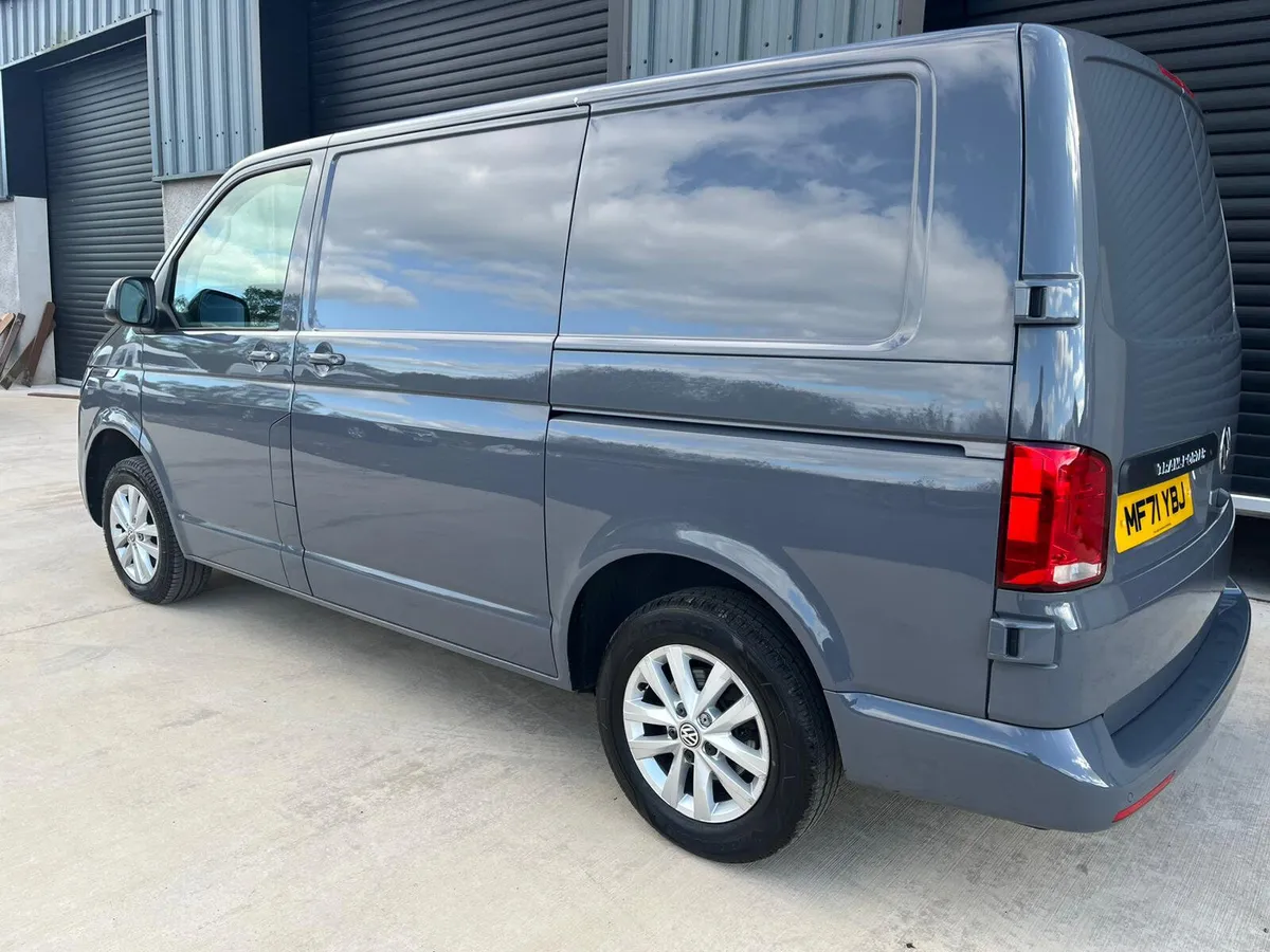 Volkswagen Transporter 2021 - Image 3