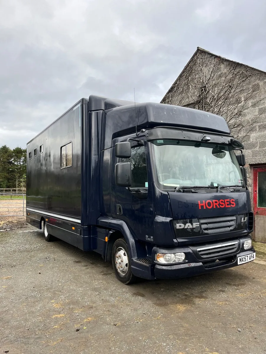 Horse lorry - Image 1