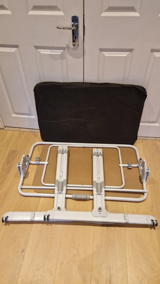 Chicco next2me baby cot - Image 3