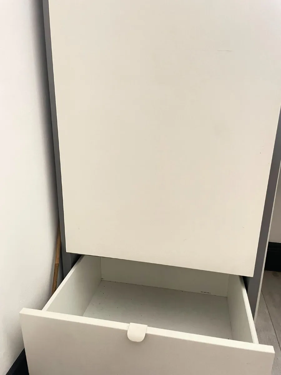 Bedroom Set - Image 4