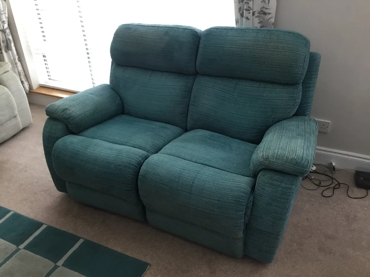 2 seater couch - Image 1
