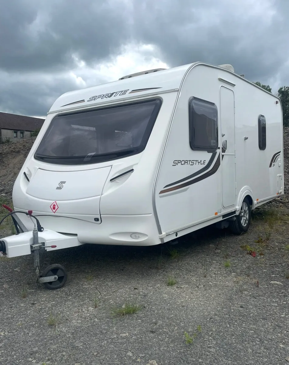 ✨2010 Sprite Sportstyle Fixed bed caravan ✨ - Image 1