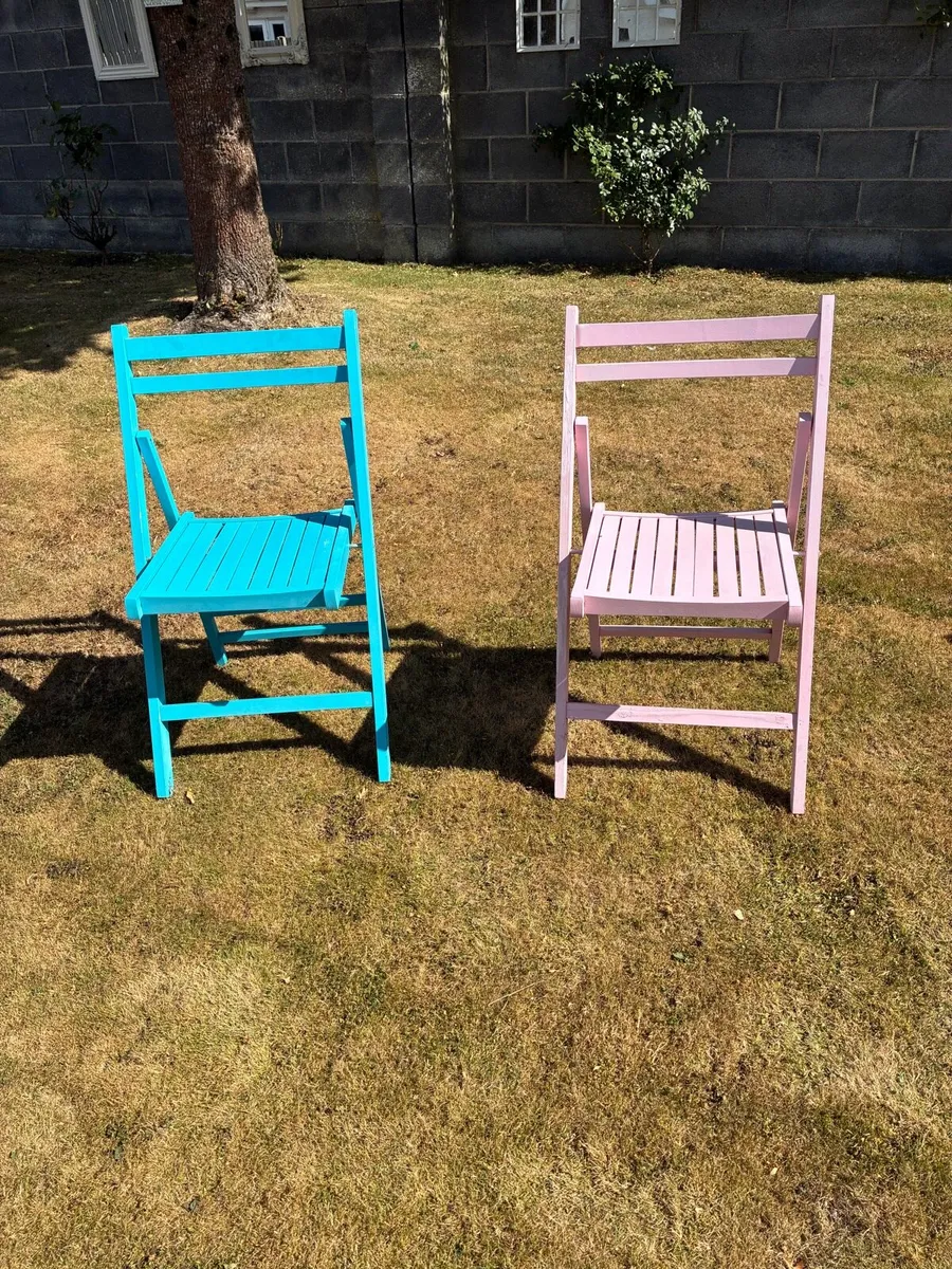 2 Folding Chairs - Image 1