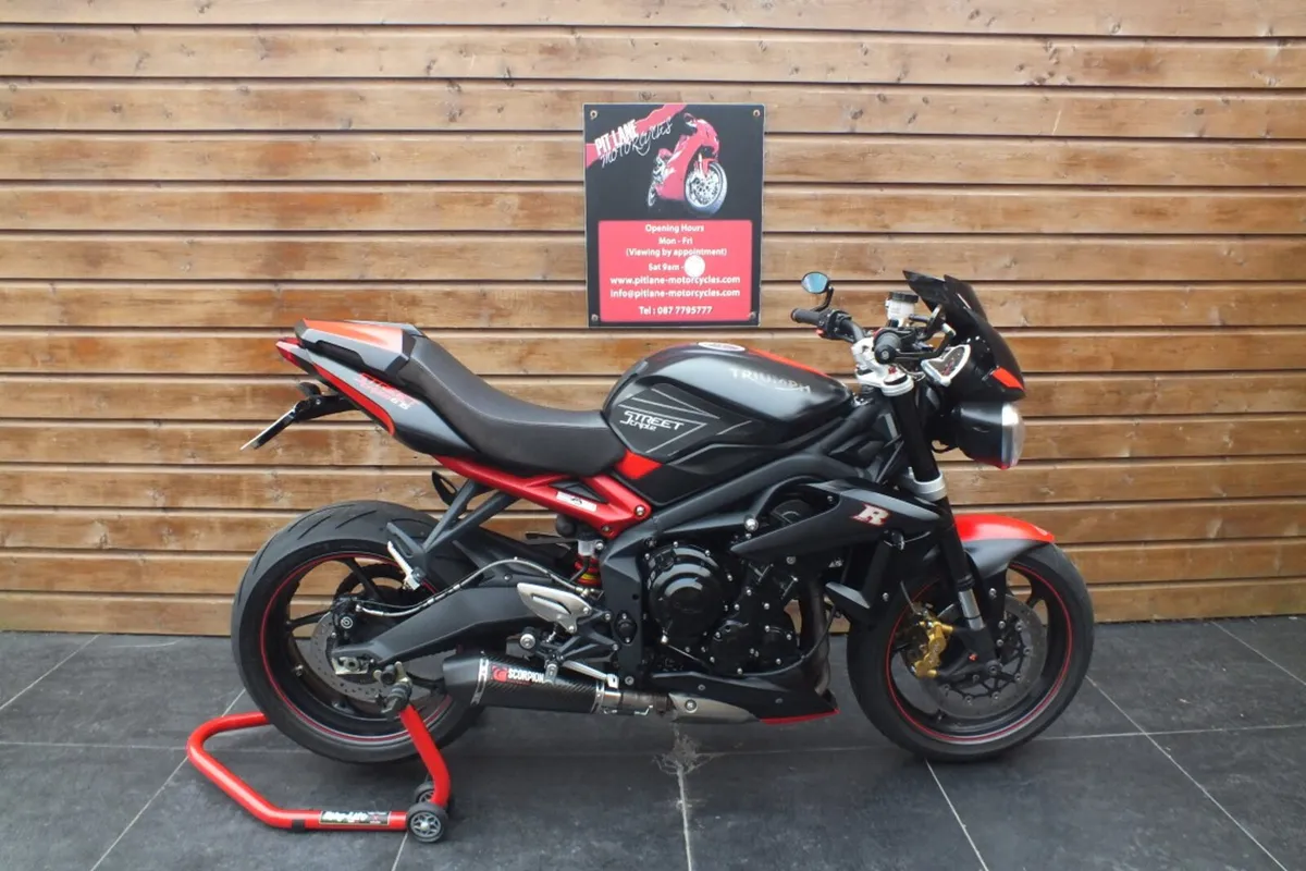 2017 Triumph Street Triple 675R Dark Edition - Image 3