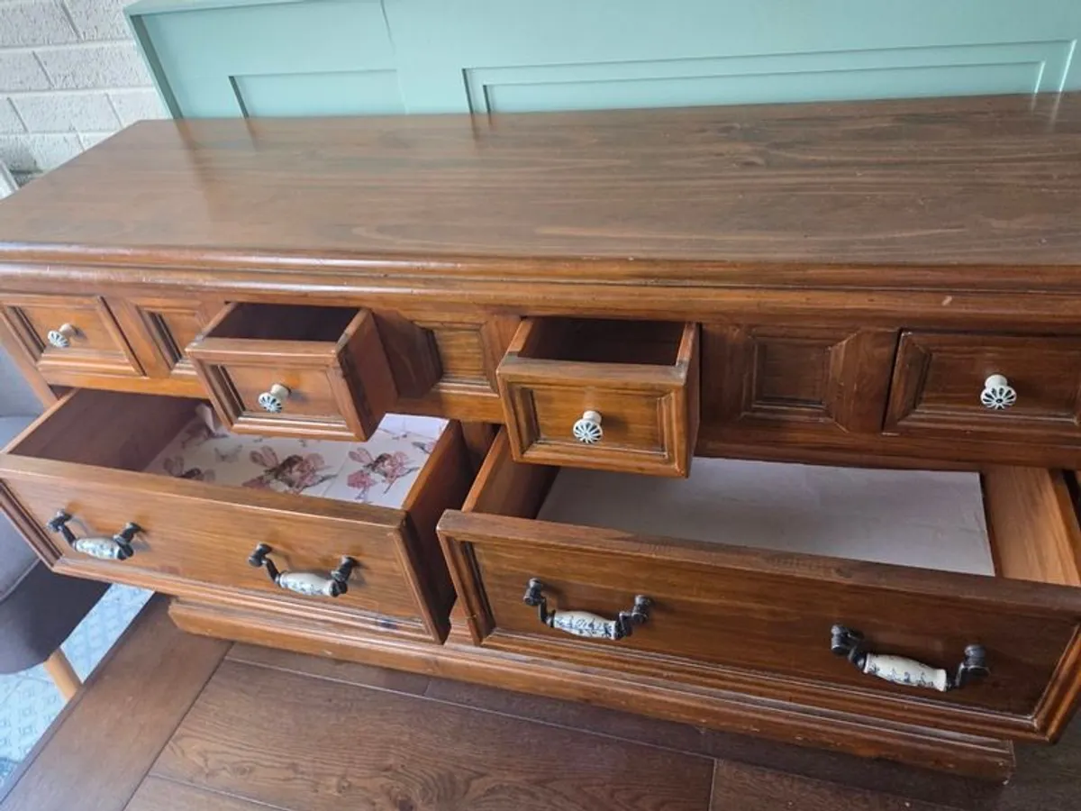 Solid wood 8-drawer dresser - Image 4