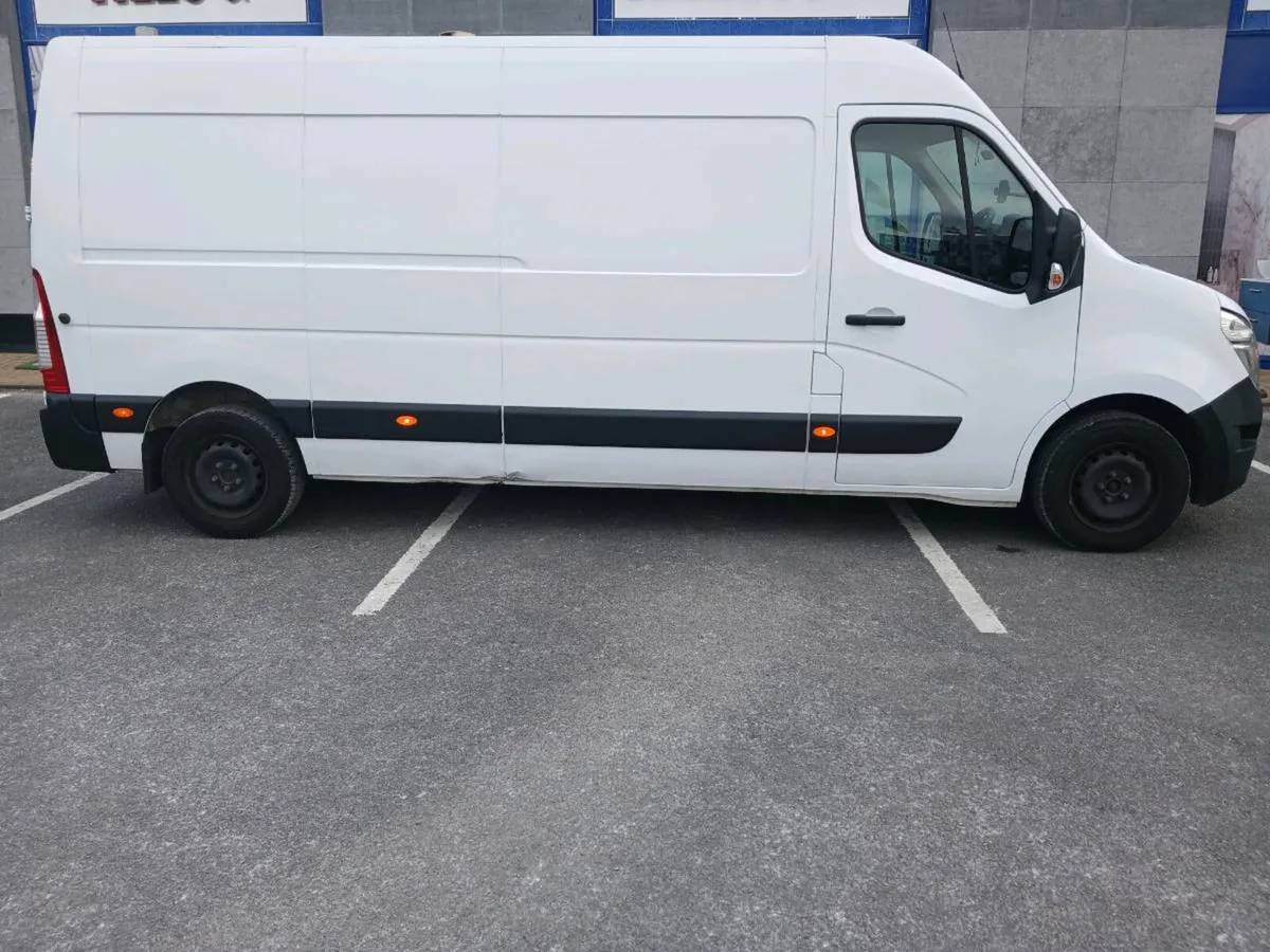 Nissan Interstar - Image 2
