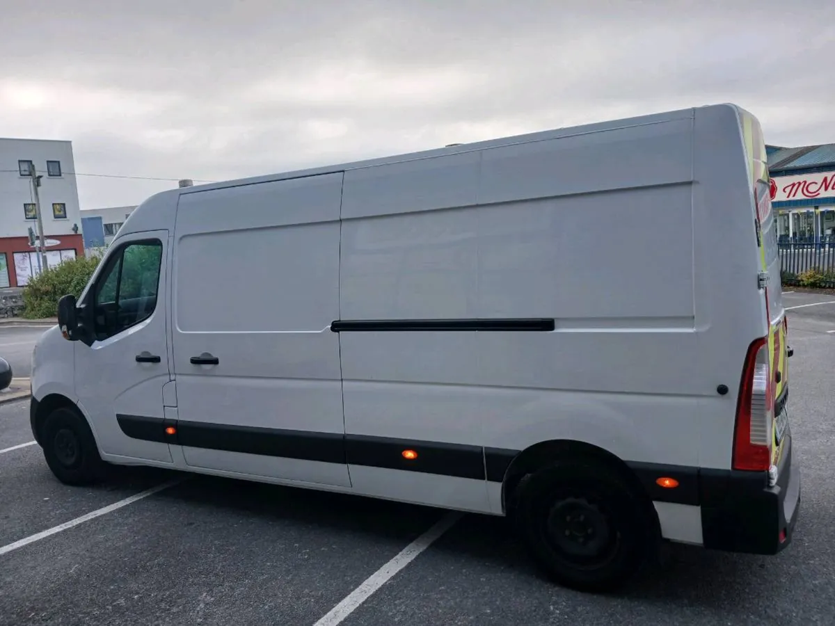 Nissan Interstar - Image 4