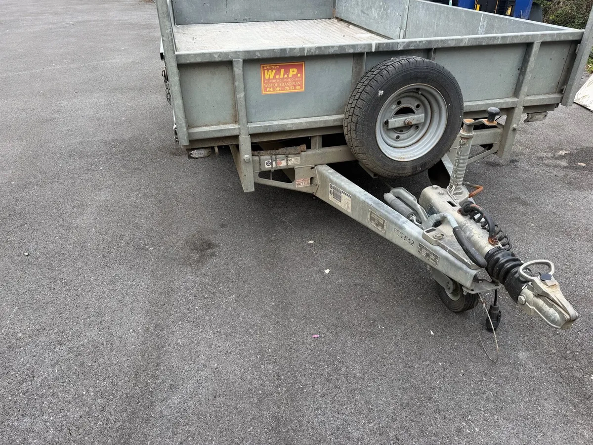 Ifor Williams - Image 1