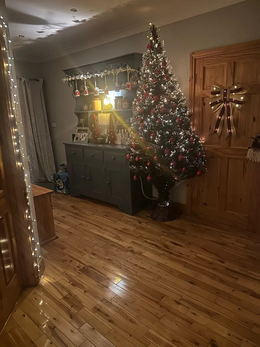 8 foot Christmas fibre optic tree with Accessories - Image 2