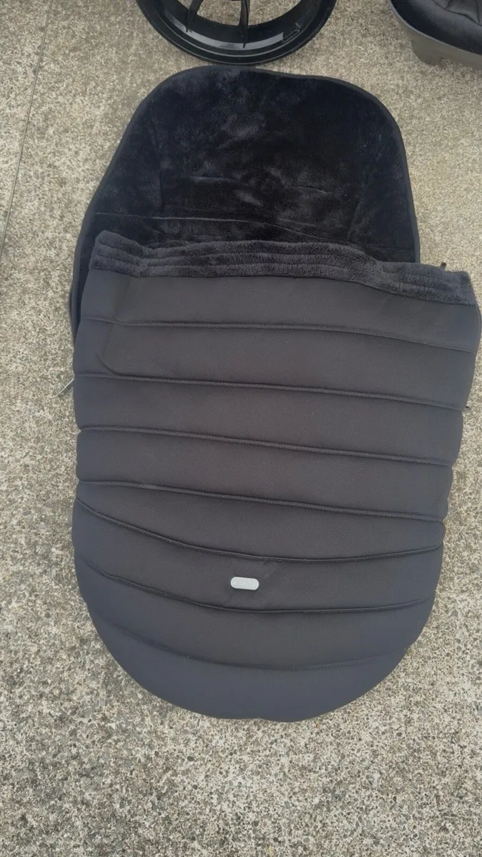 Icandy Peach 7 Travel System - Image 3