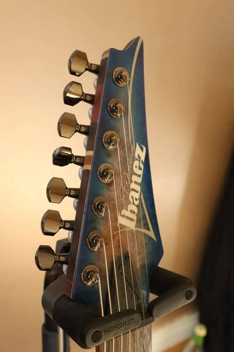 guitar - Image 4