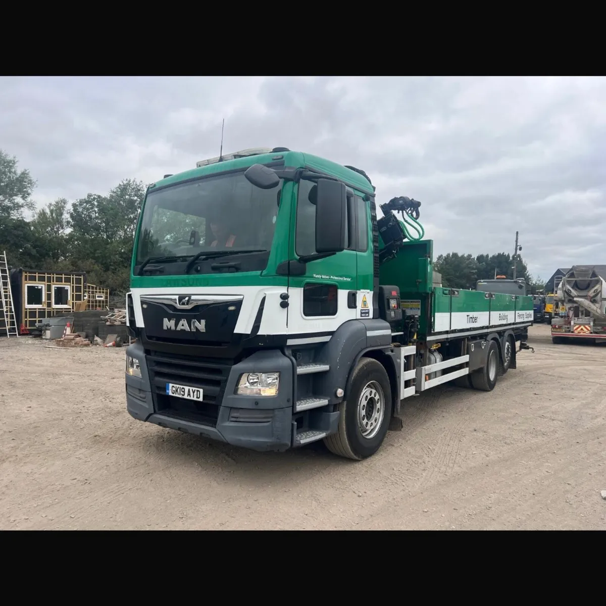 Man 6x2 Hiab Crane - Image 2