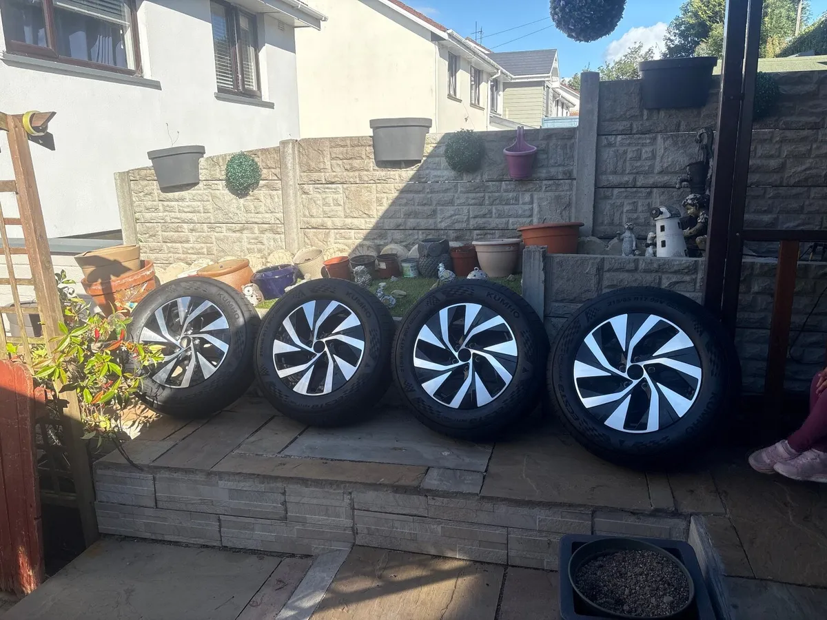 Genuine Volkswagen Alloys wheels - Image 4