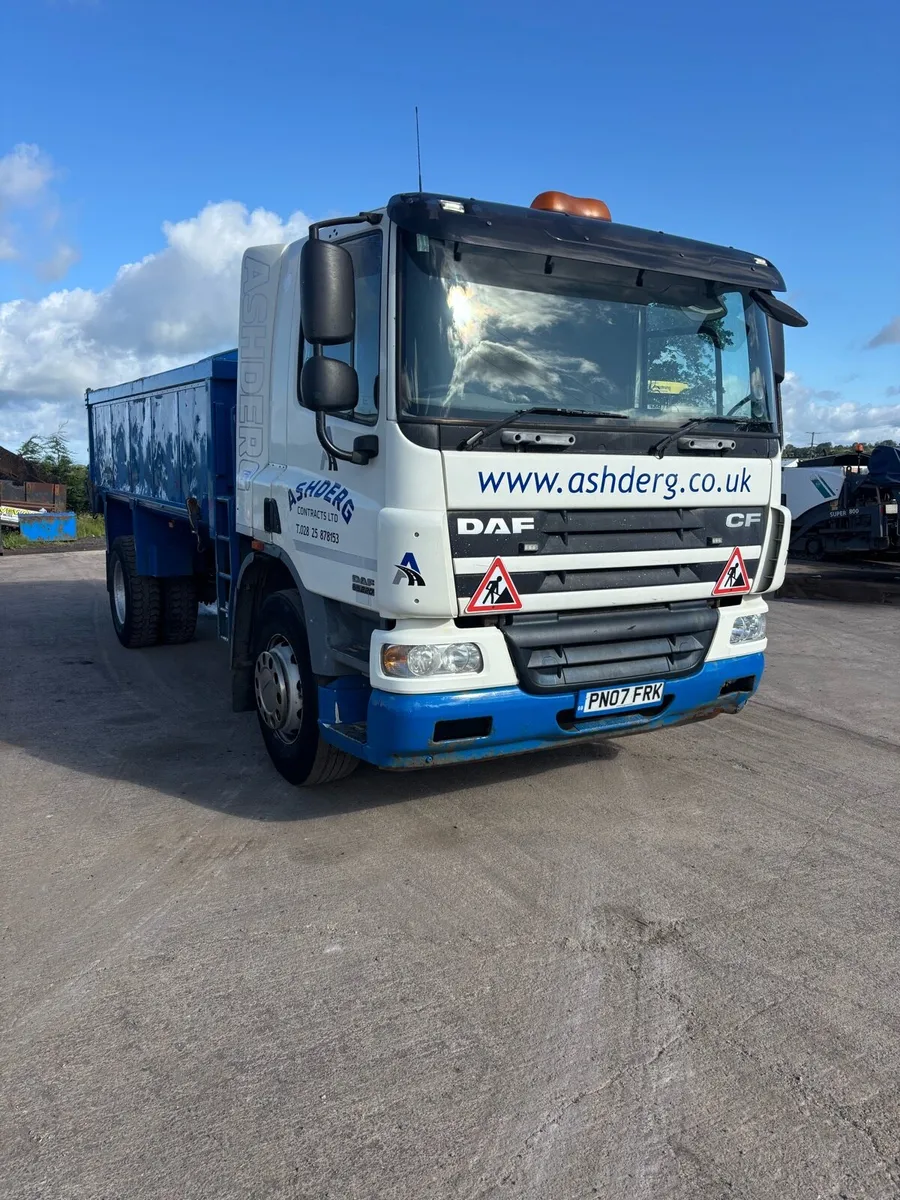 Daf 4x2 tipper - Image 1