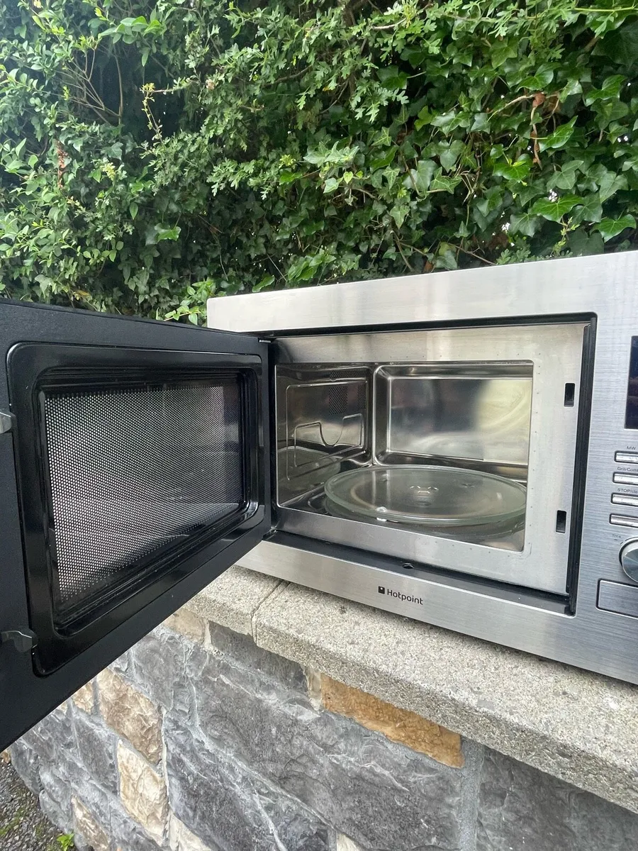 Hotpoint microwave - Image 3