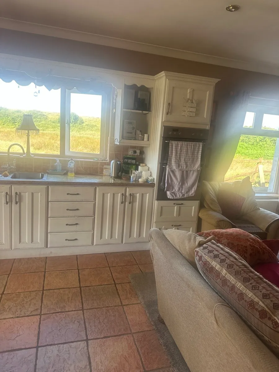 Full kitchen - Image 3