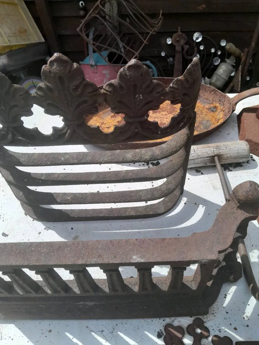Lot of old bits of iron - Image 3