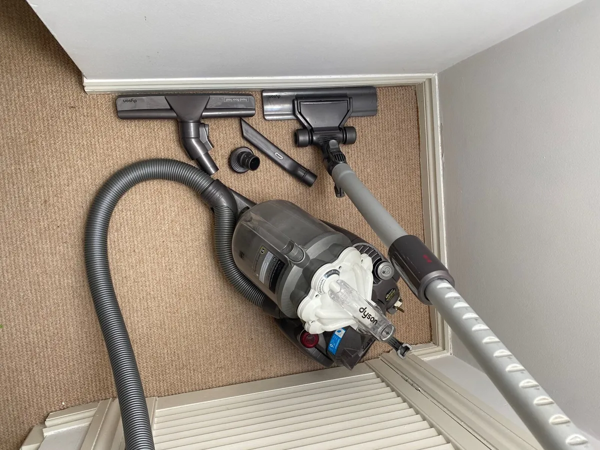 Vacuum cleaner - Image 3