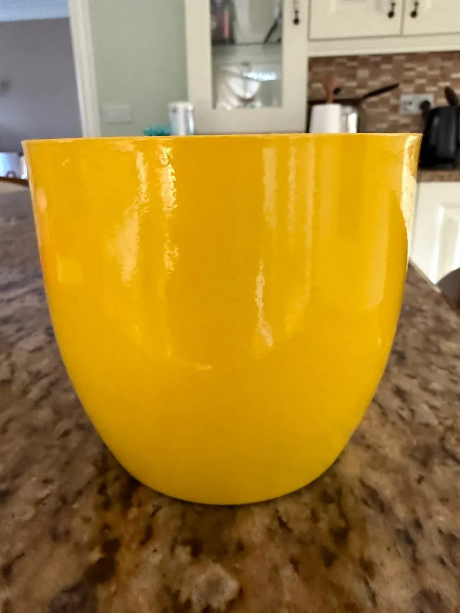 flower pot - Image 1