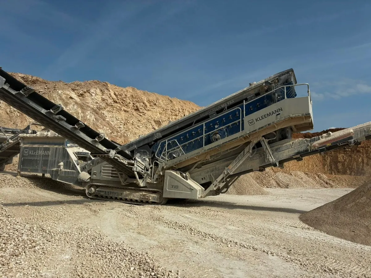 19' Kleemann MS953 EVO 3 Deck 4 Way Split Screener - Image 1