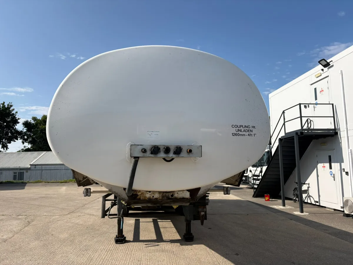 42000 LITRE COBO FUEL TRAILER - Image 3