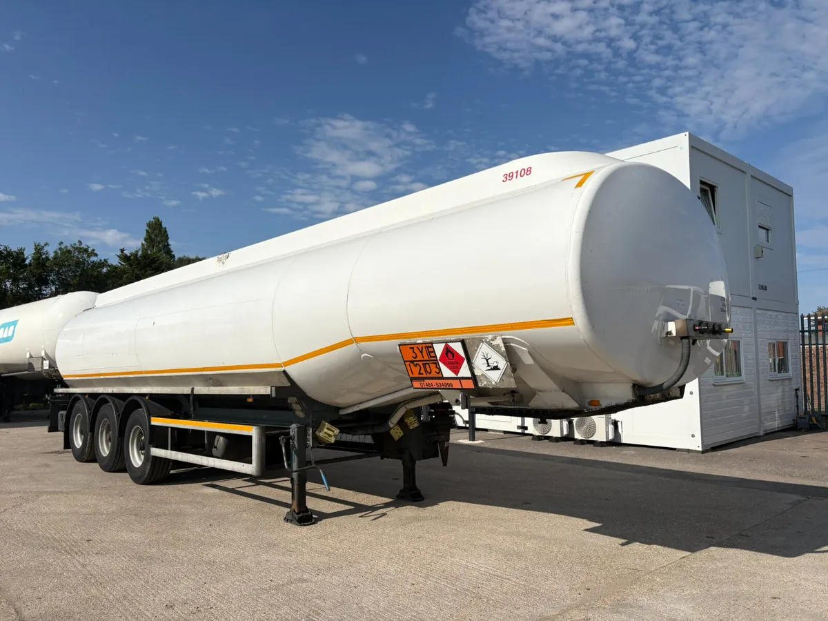 42000 LITRE COBO FUEL TRAILER - Image 1