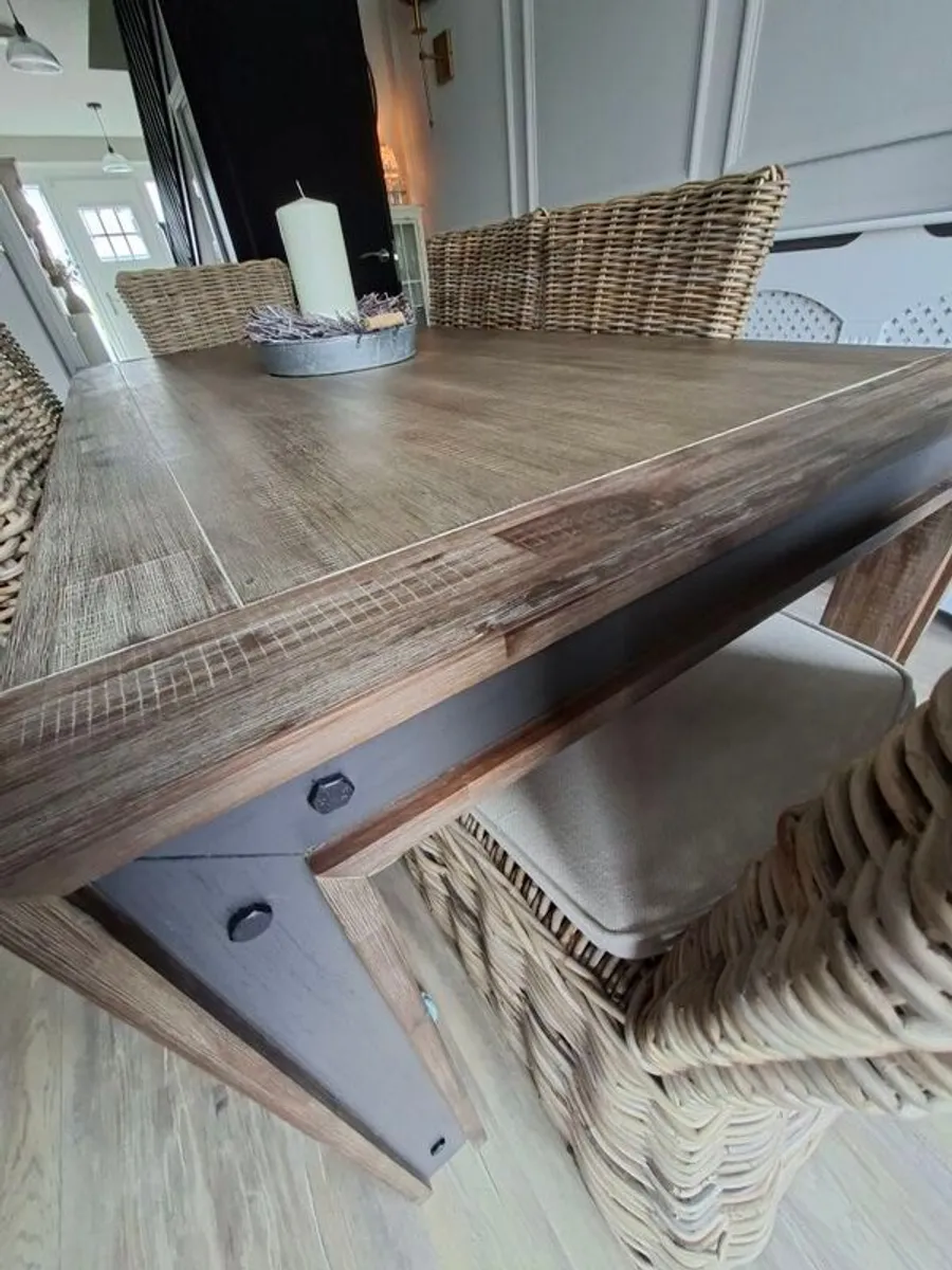 dining table - Image 3
