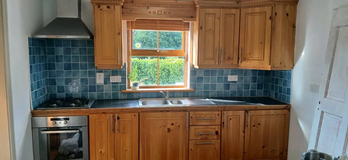 Solid kitchen - Image 1